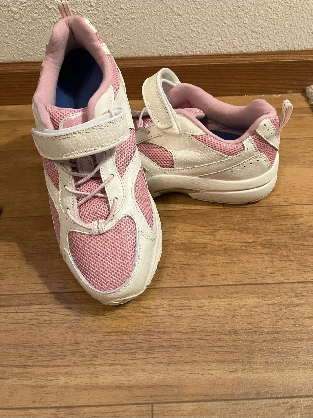 Dr. Comfort Women’s 10W Pink & White Victory Athletic Dual Closure System Shoe-